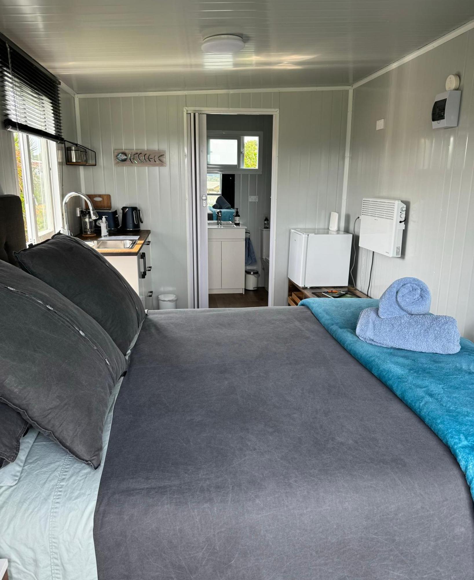 Raglan Seaview Cabin Exterior photo